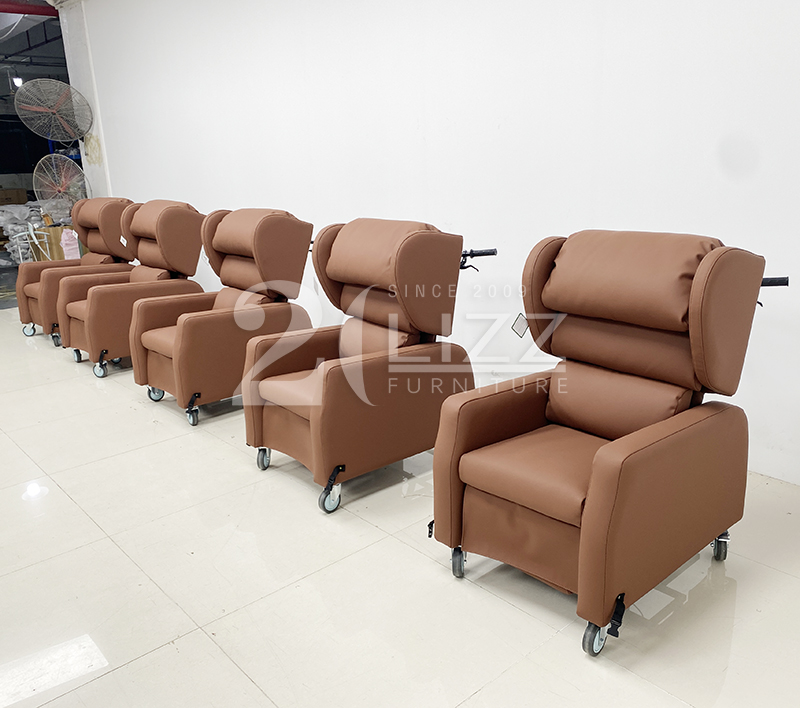 Nursing home care chairs (3) Nursing home care chairs (3)